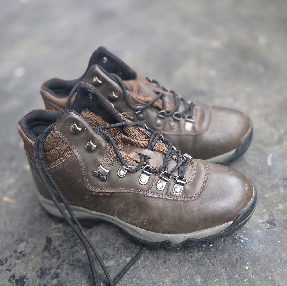 Magellan 9.5 Brown Hiking Boots